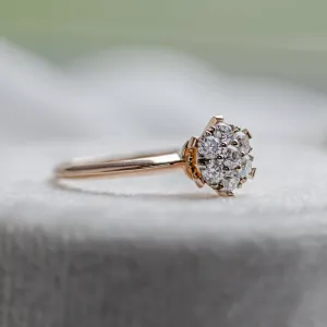 Side view of the AUDREY gold ring with pavé moissanites