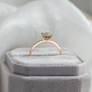 Side profile of the pavé gold ring with moissanites