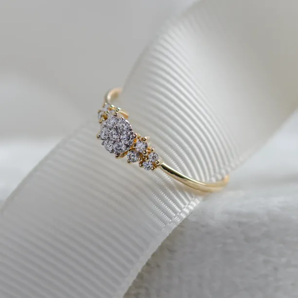 Close-up of the BOWIE pavé engagement ring with moissanites