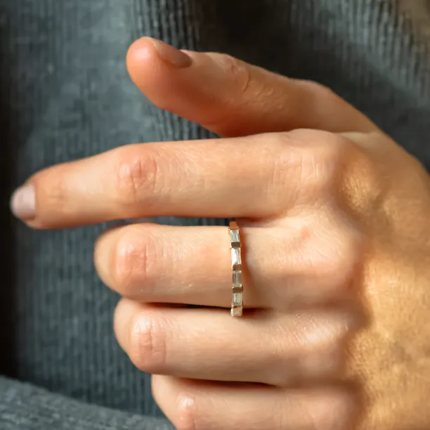 VANNES stackable moissanite ring worn on the hand