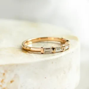 Angled view of the VANNES stackable moissanite ring