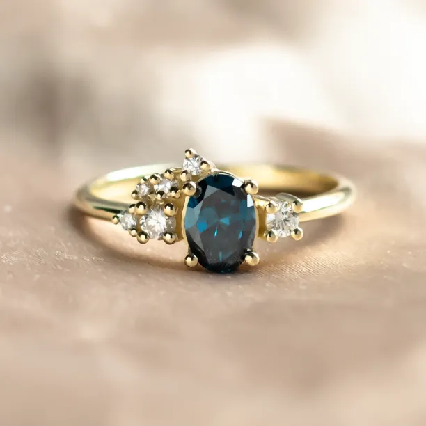 VAIANA gold cluster ring with blue and white lab-grown diamonds