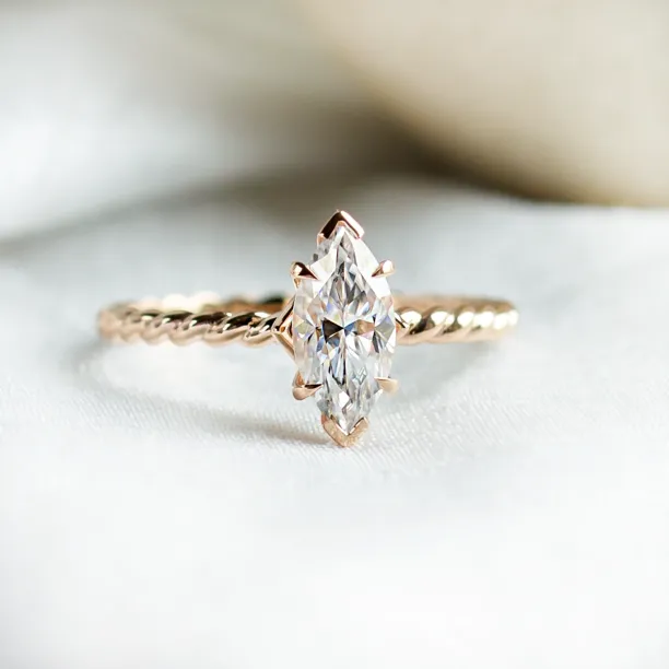 Gold twisted rope ring DAHLIA with marquise-cut moissanite