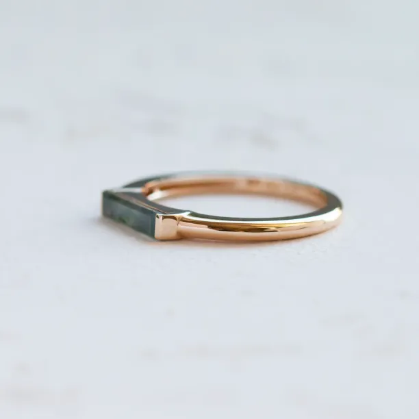 Angled view of the CATHIE gold ring with moss agate