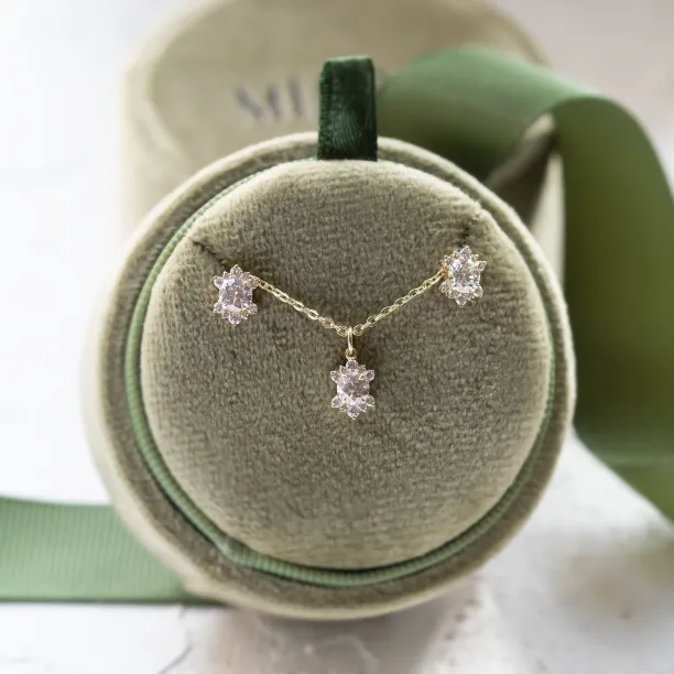 AMORIS lab-grown diamond necklace with matching earrings