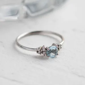 Originální zásnubní prsten s akvamarínem a diamanty AZZURRO