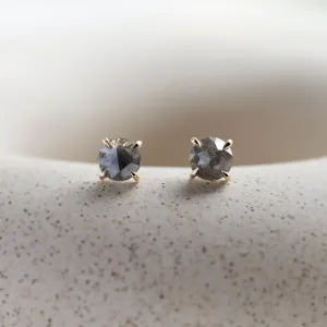 Pár napichovacích náušnic SUZETTE se salt and pepper diamanty