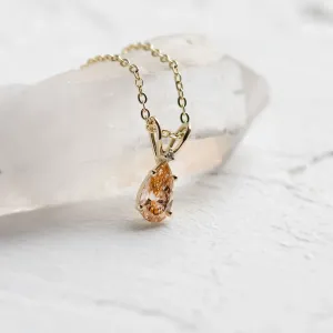 Gold pendant with orange lab grown diamond and classic diamond SOLARIS