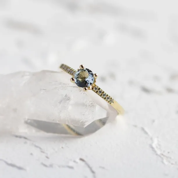 Elegantní zlatý prsten s akvamarínem a diamanty ELYSIA Image