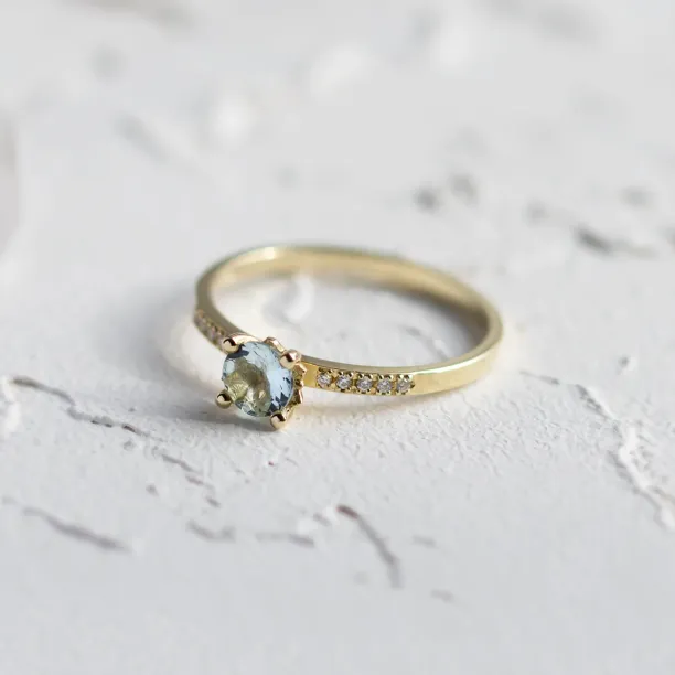 Elegantní zlatý prsten s akvamarínem a diamanty ELYSIA Image