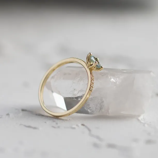 Elegantní zlatý prsten s akvamarínem a diamanty ELYSIA Image