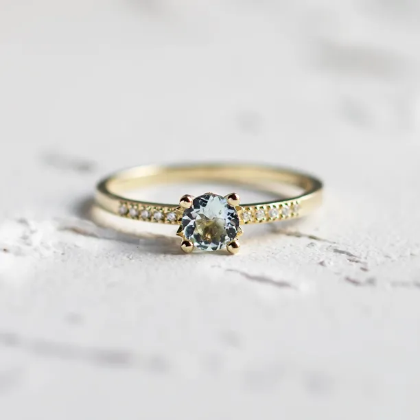 Elegantní zlatý prsten s akvamarínem a diamanty ELYSIA Image