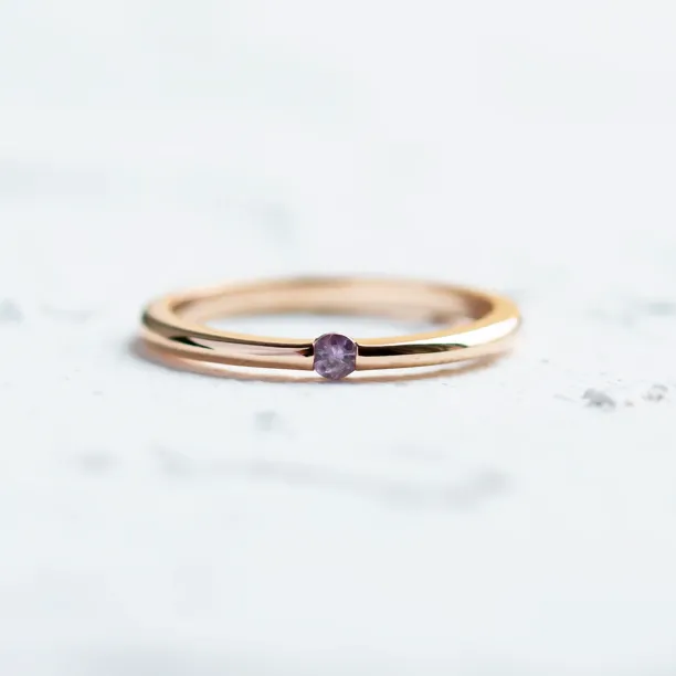 HAIMEE ring with a lavender sapphire