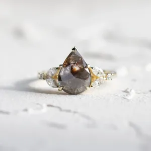 Zásnubní prsten ECLIPSE s hruškovitým diamantem salt and pepper a lab grown diamanty