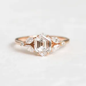 Originální zásnubní prsten s lab grown diamanty CAIRA