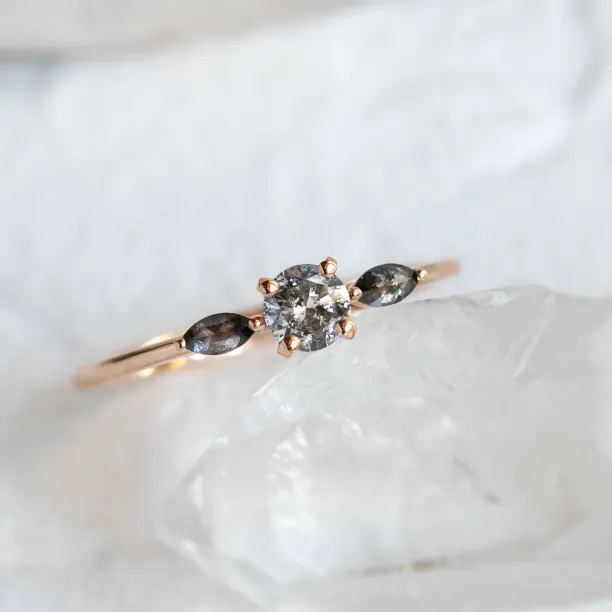 Close-up of the 14K rose gold salt and pepper diamond ring RINA