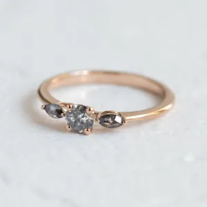 Salt and pepper diamond ring RINA with a central diamond and two side diamonds