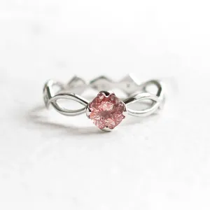 Solid gold Irish knot ring for women with strawberry quartz QUEENLY