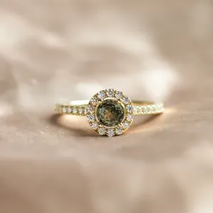 Sapphire and diamond halo ring GISE