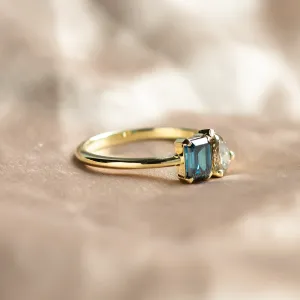 Side view of the DOLORES ring showing its two lab-grown diamonds