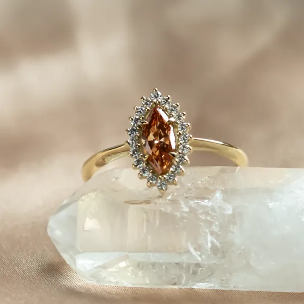 Elegantní zlatý prsten s oranžovým a bílými lab grown diamanty TIANA Image