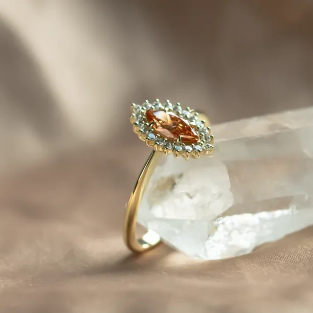Elegantní zlatý prsten s oranžovým a bílými lab grown diamanty TIANA Image