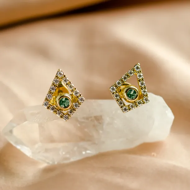 JAY náušnice v kite tvaru s laboratorními diamanty a centrálním mechovým achátem