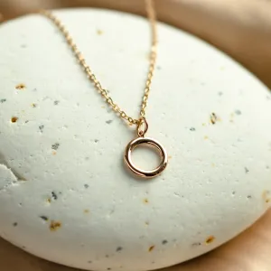 Dainty circle necklace SCARLETT Thumbnail