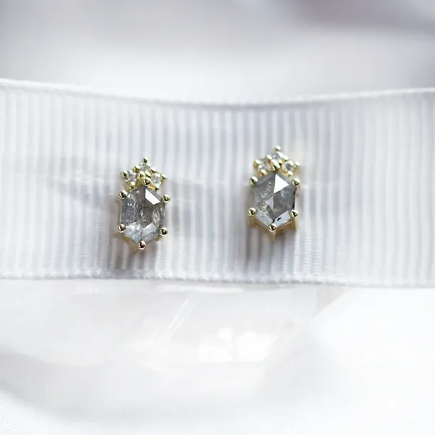 TERRA stud earrings with salt and pepper and clear diamonds