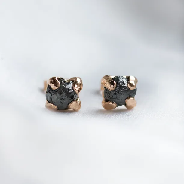 CORDELIA earrings with natural untreated raw grey diamonds