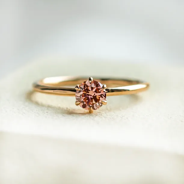 Minimalistický zásnubní prsten ROSE s růžovým lab grown diamantem