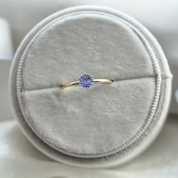 Top view of the TANJA engagement ring with tanzanite