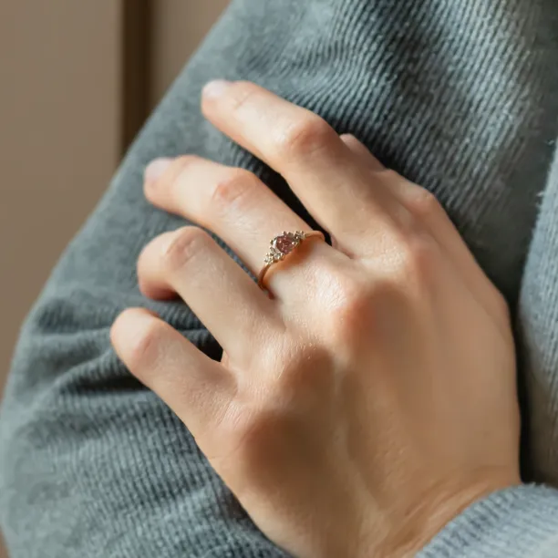 EDDY engagement ring with pink lab grown diamond worn on the hand