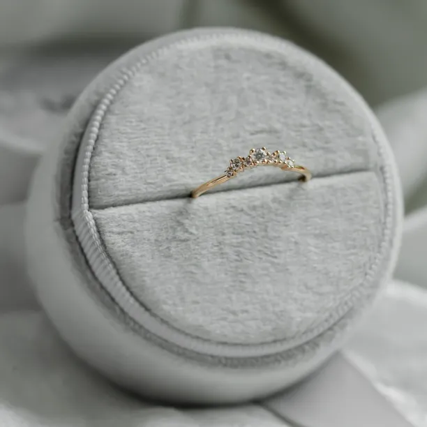 Curved diamond ring KALIA Image