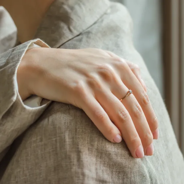 FRANCO salt-and-pepper and classic diamond ring worn on the hand