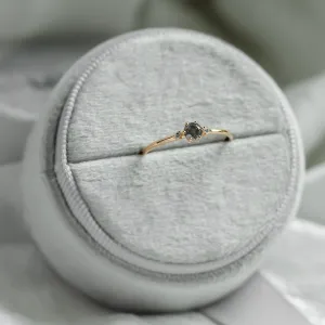 Close-up of the FRANCO ring with its salt-and-pepper center diamond