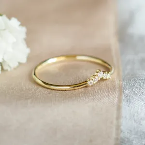 Minimalist curved diamond wedding ring UMA Thumbnail