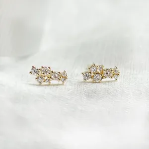 Close-up of the diamond earrings from the ELLY jewellery set