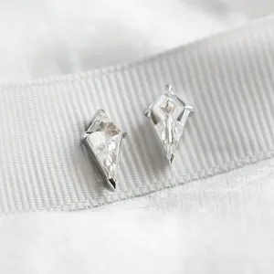 Close-up of the faceted kite moissanite earrings DANE
