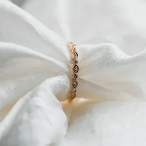 Close-up of the RIGA vintage eternity ring in rose gold with lab-grown diamonds