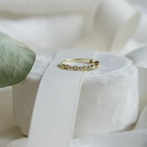 RIGA vintage eternity ring with lab-grown diamonds in a wider view