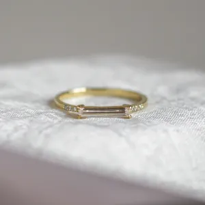 Engagement ring with baguette lab-grown diamonds CASHIA Thumbnail