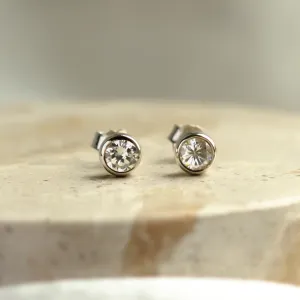 Zlaté náušnice s lab-grown diamanty v bezel stylu BRESCIA Thumbnail