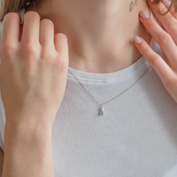 Minimalistický náhrdelník s laboratorními diamanty LEONE Image