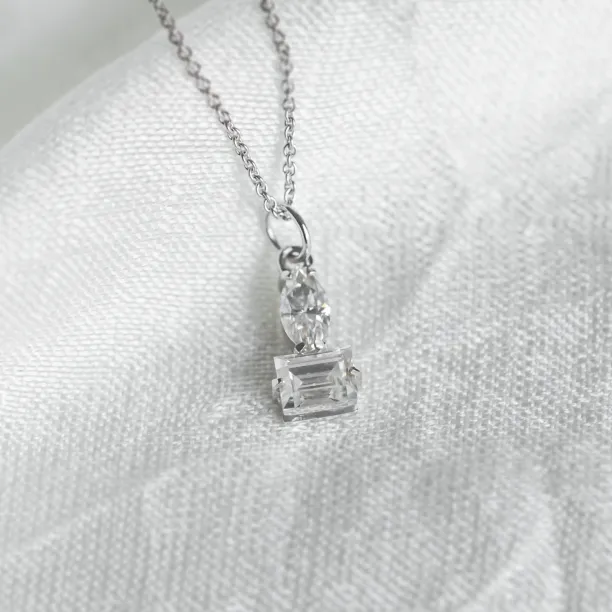 Minimalistický náhrdelník s laboratorními diamanty LEONE Image