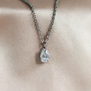Zlatý přívěsek VIV s oválným laboratorním diamantem na řetízku
