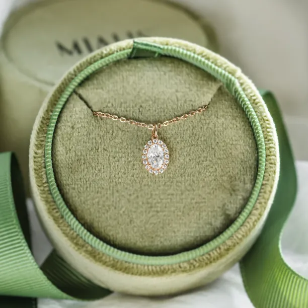 Gold necklace with lab created diamonds GRANA Image