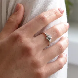 Vintage cluster prsten s laboratorními diamanty LUST Thumbnail