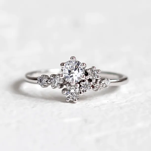 Vintage cluster prsten s laboratorními diamanty LUST Image