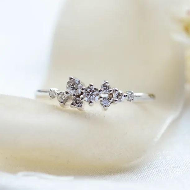 Front detail of the CLORÉ white gold cluster ring with diamonds